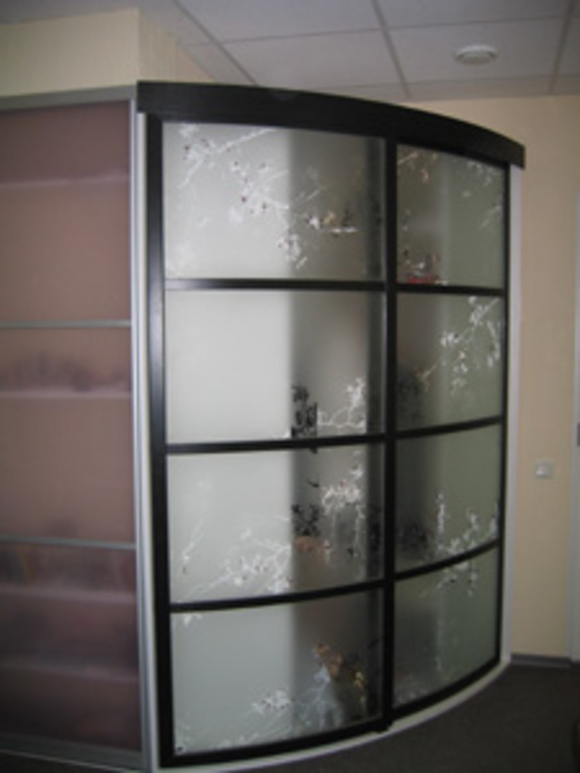 Шкаф купе радиусный с рисунком на стекле Ульяновск