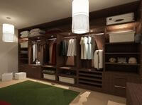Классическая гардеробная комната из массива с подсветкой Ульяновск