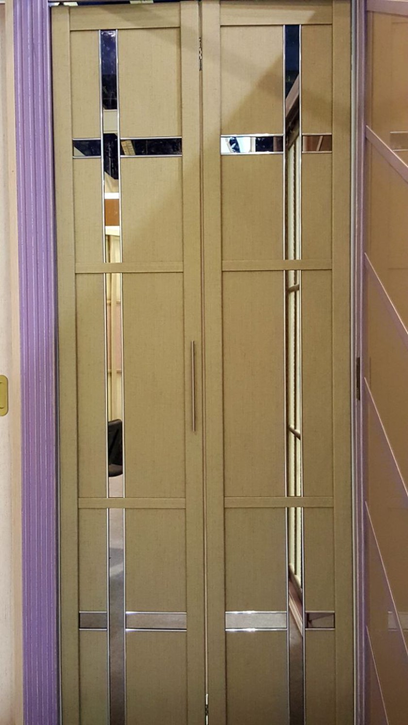 Двери гармошка шпонированные с зеркальным декором Ульяновск